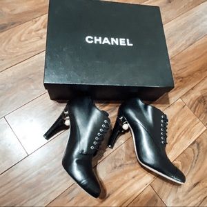 CHANEL Black Ankle Boots/Booties with Pearl Heel